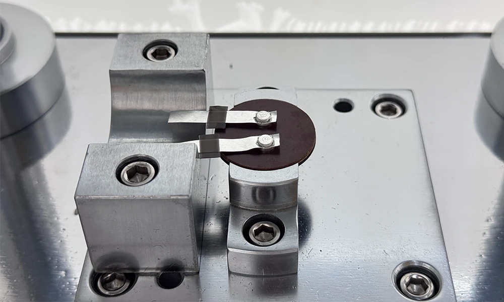 Electric Riveting Machine for Supercapacitor Caps