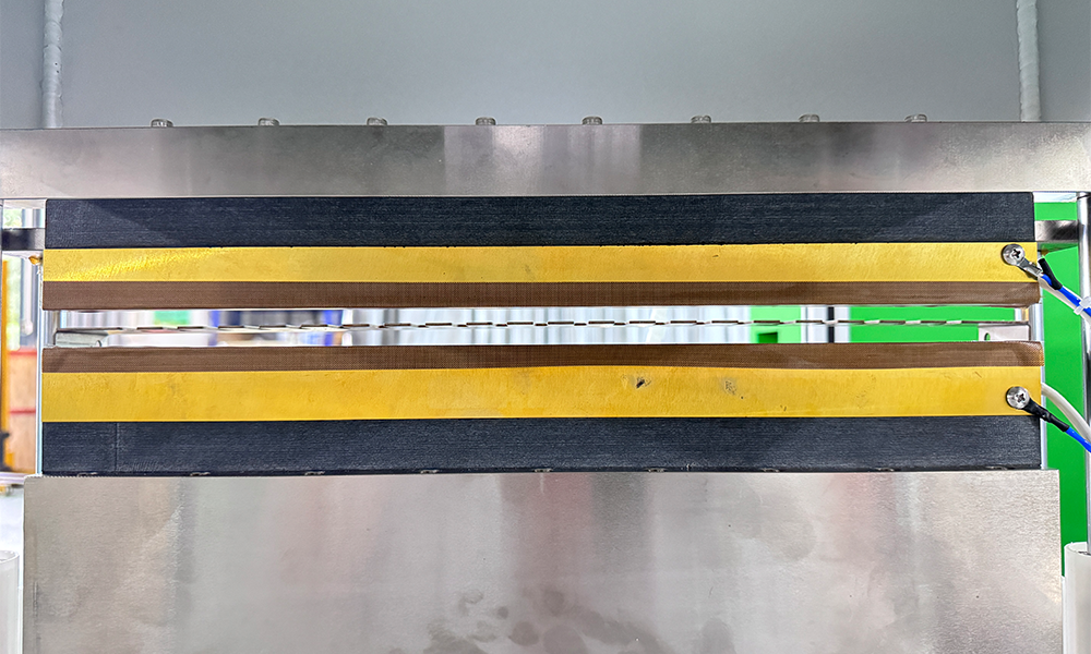 Pouch Cell Vacuum Pre-sealing, Final Sealing and Electrolyte Diffusion Three-in-One Machine