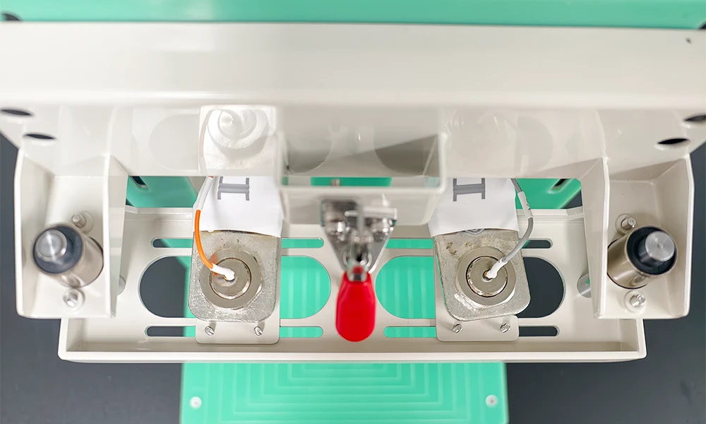 TOB-MDCJ-F1-8CH-D1 5V300A High-Current Prismatic Cell Test Fixture TOB-MDCJ-F1-8CH-D1 5V300A High-Current Prismatic Cell Test Fixture