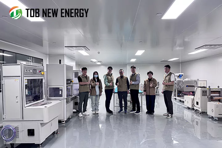 O agente coreano 대한진(캠트리) visitou a TOB NEW ENERGY para discussões e trocas de negócios.