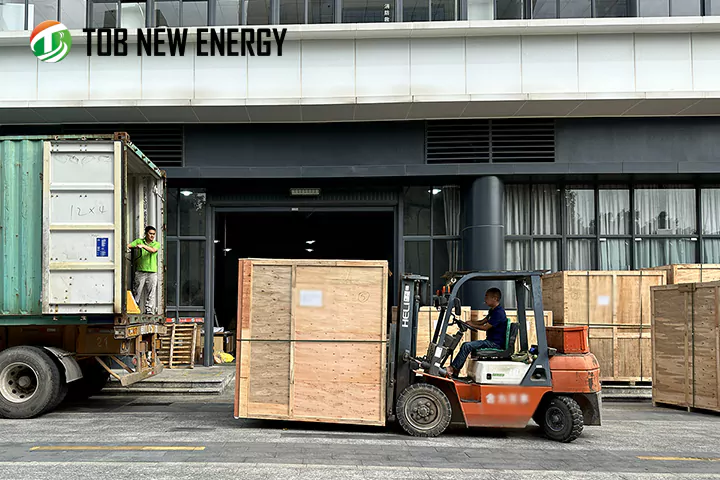 Envio de máquina de célula de bolsa da TOB New Energy para pesquisa e desenvolvimento de laboratório